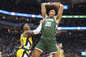 真挚的祝福！祝雄鹿球员杰里科-希姆斯27岁生日快乐！🎂🎂