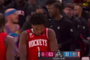 老詹迷弟！阿门凶狠盯着切特空中对抗上篮打进 模仿老詹扭肩膀