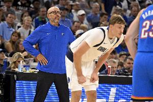 基德：防守不佳源于进攻挣扎 球员们只是没做好传球&这很容易解决