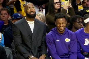 Shams：詹姆斯对本次伤病恢复将非常非常耐心 预计11月中复出首秀