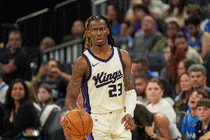 国王主帅谈基翁-埃利斯：这个位置人员拥挤 他会获得出场时间