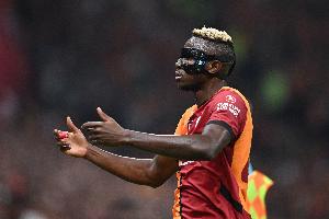 欧冠上半场打进两球，奥斯梅恩是加拉塔萨雷历史首位做到的球员