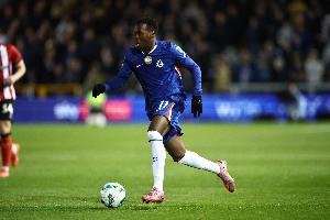 吉滕斯：在球场上要保持冷静不做傻事 我还在适应期会鞭策自己